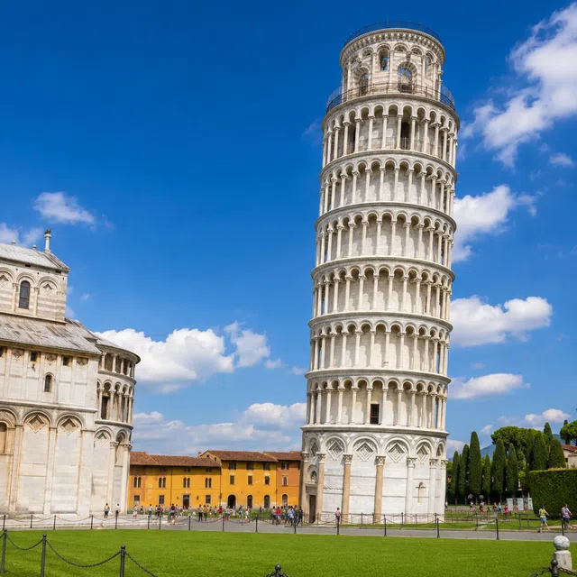 미라콜리 광장(Piazza dei Miracoli)에 있는 피사의 사탑